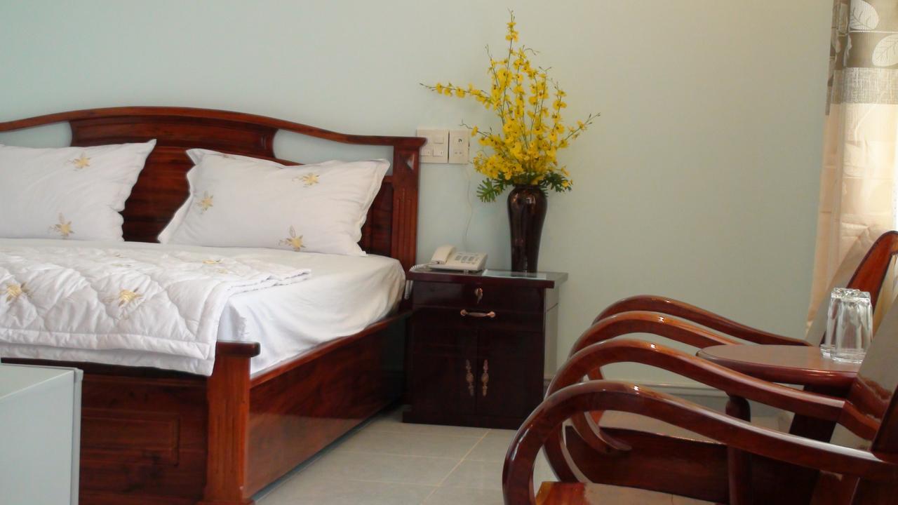 Thy Hung Hotel Tuy Hoa Exterior photo